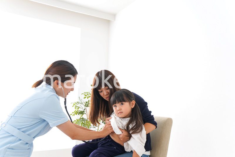 予防接種を受ける子ども