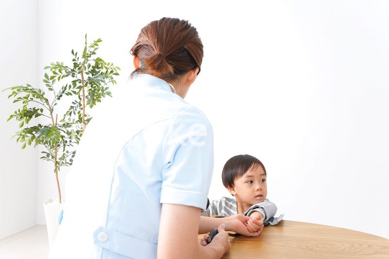 看護師と男の子