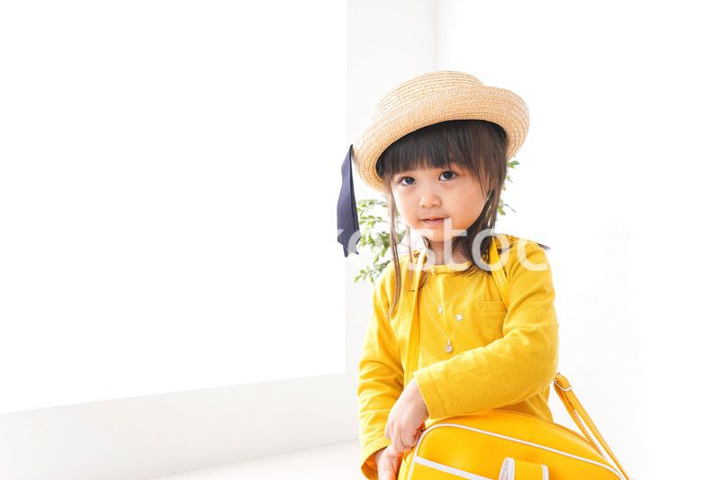 幼稚園に行く子供