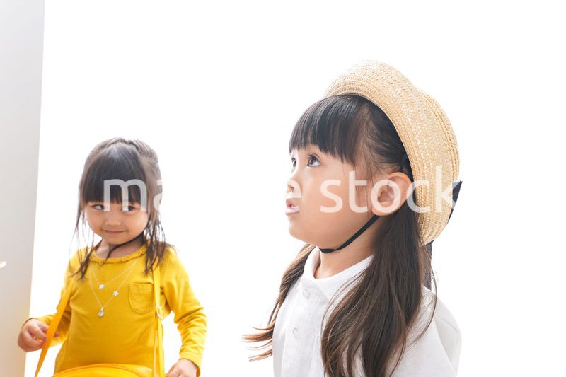 楽しく遊ぶ女の子