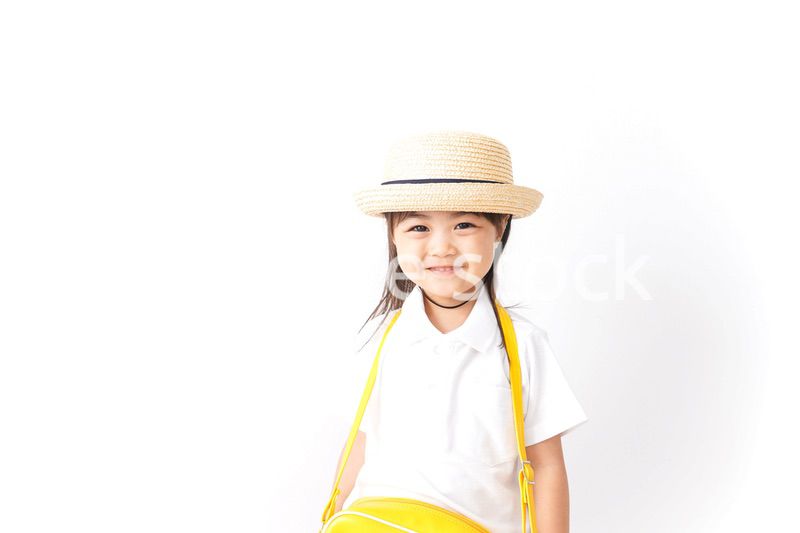 幼稚園に行く子供