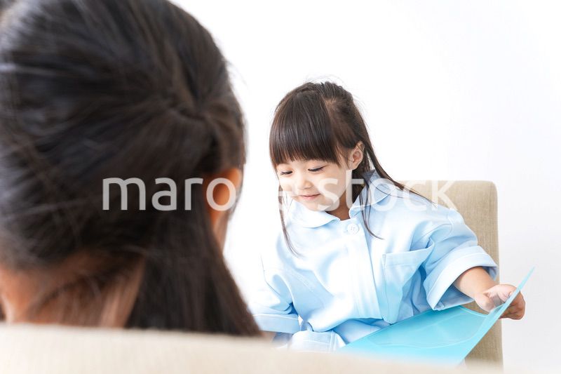 友達と遊ぶ女の子たち