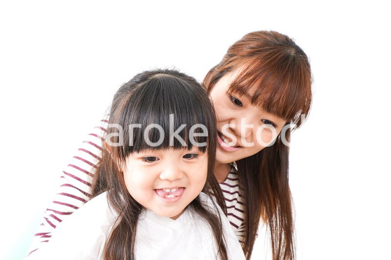 笑顔のお母さんと子供