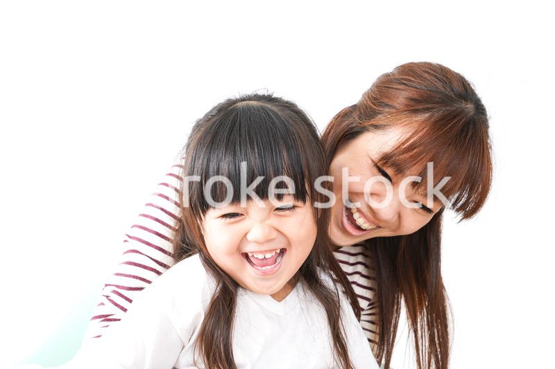 笑顔のお母さんと子供