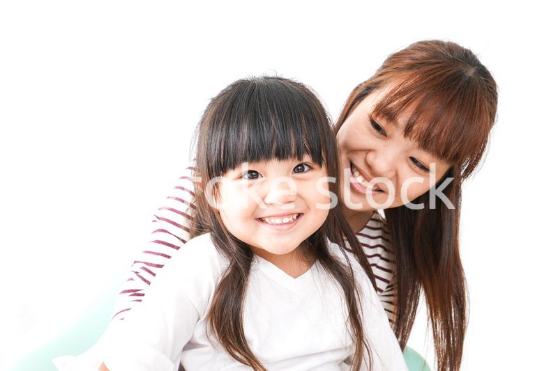 笑顔のお母さんと子供