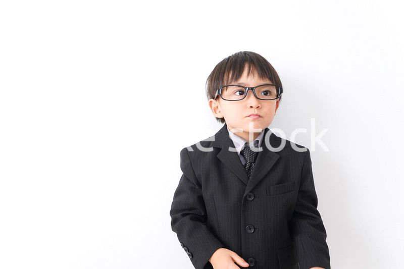 オフィスで仕事をするビジネスマン