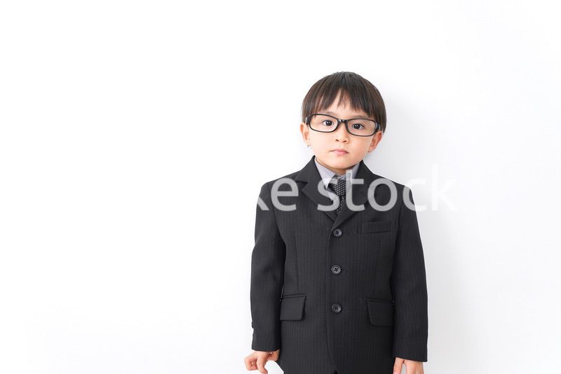 オフィスで仕事をするビジネスマン