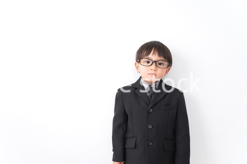 オフィスで仕事をするビジネスマン