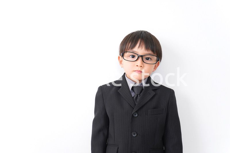 オフィスで仕事をするビジネスマン