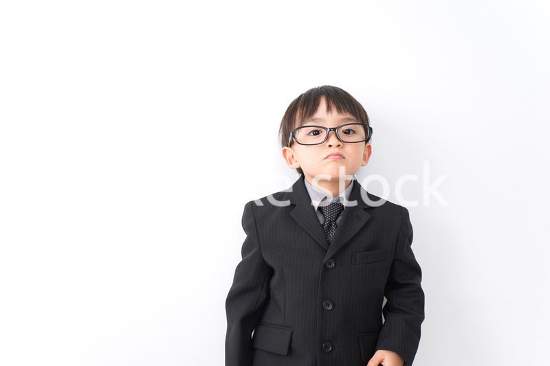 オフィスで仕事をするビジネスマン