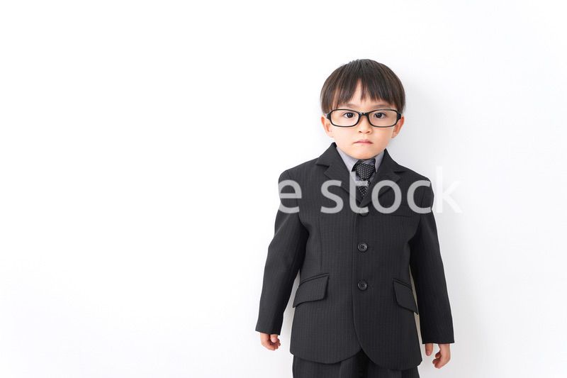 オフィスで仕事をするビジネスマン