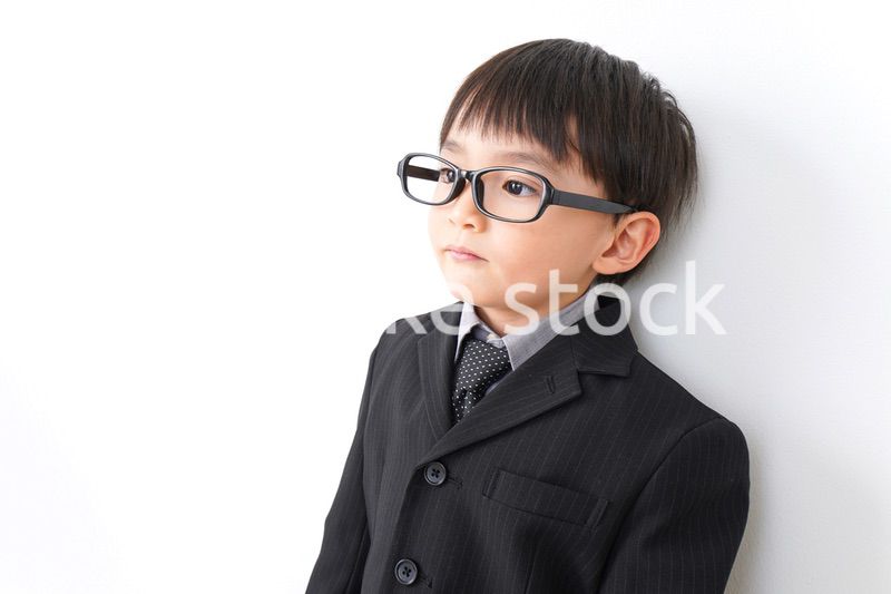 オフィスで仕事をするビジネスマン