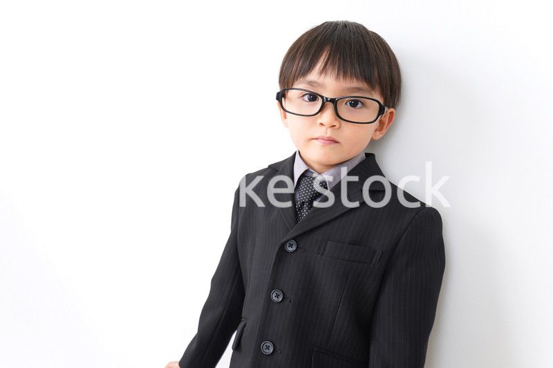 オフィスで仕事をするビジネスマン