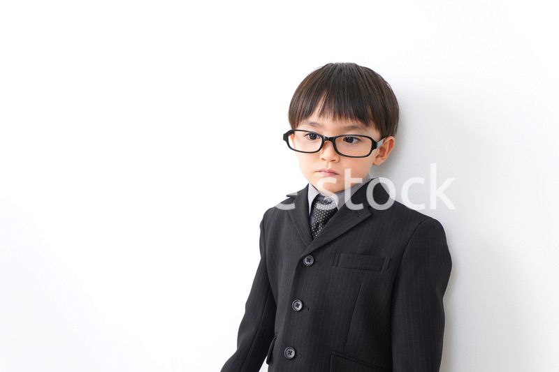 オフィスで仕事をするビジネスマン