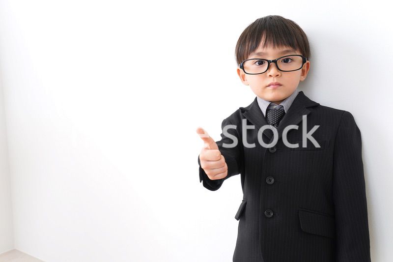 オフィスで仕事をするビジネスマン