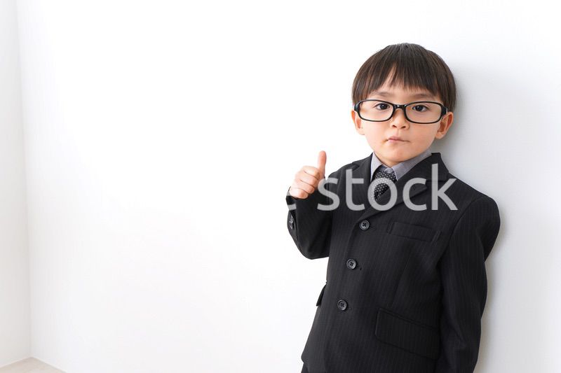 オフィスで仕事をするビジネスマン