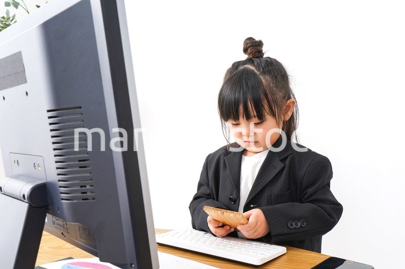 仕事をするビジネスウーマン