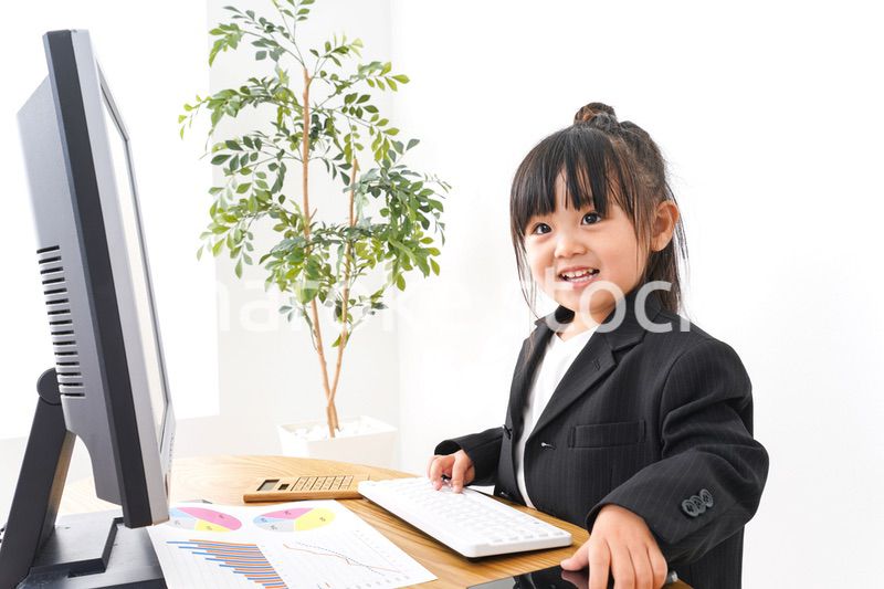 仕事をするビジネスウーマン