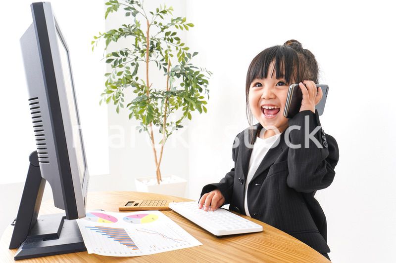 仕事をするビジネスウーマン