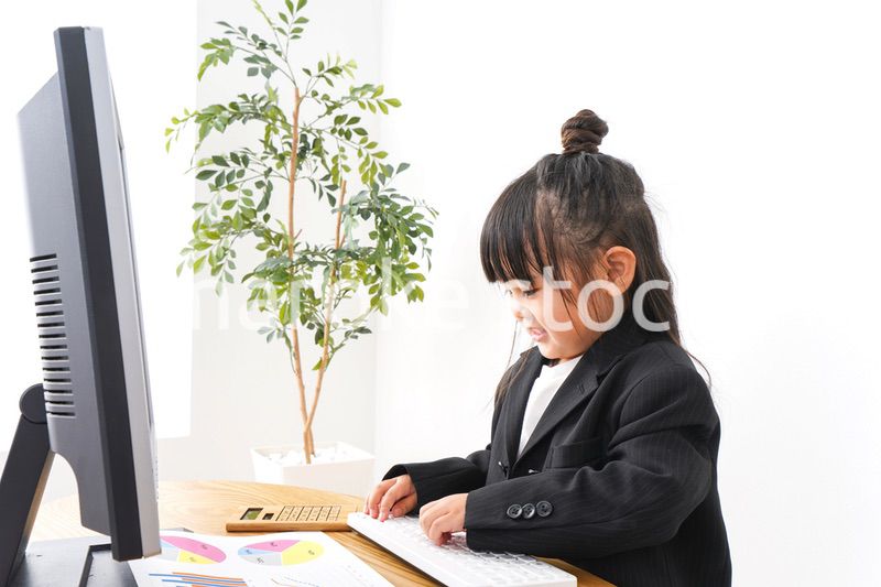 仕事をするビジネスウーマン