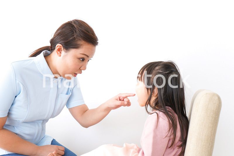 虫歯の治療をする子供