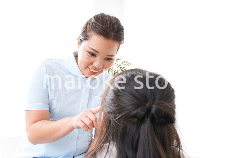 虫歯の治療をする子供