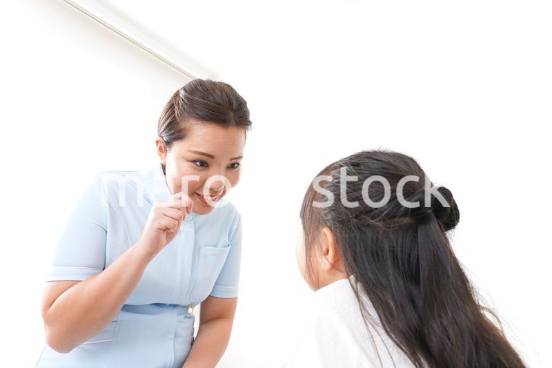 虫歯の治療をする子供