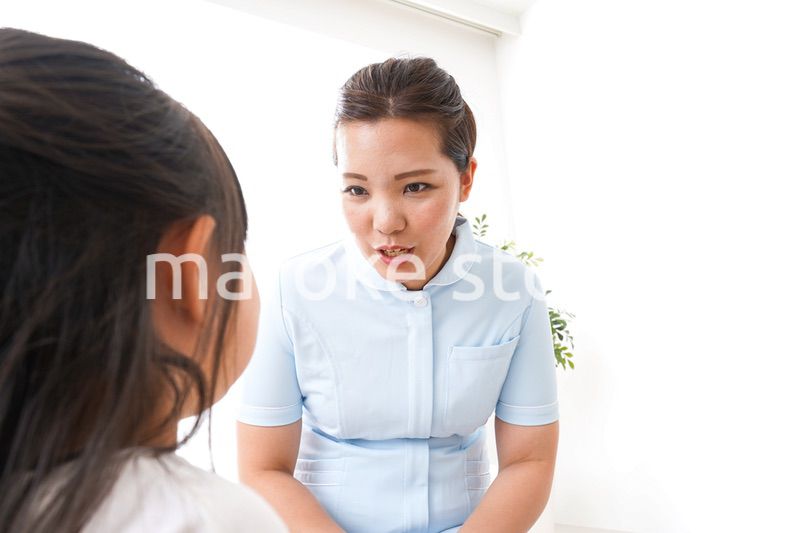 虫歯の治療をする子供