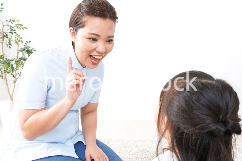 虫歯の治療をする子供