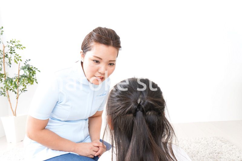 虫歯の治療をする子供