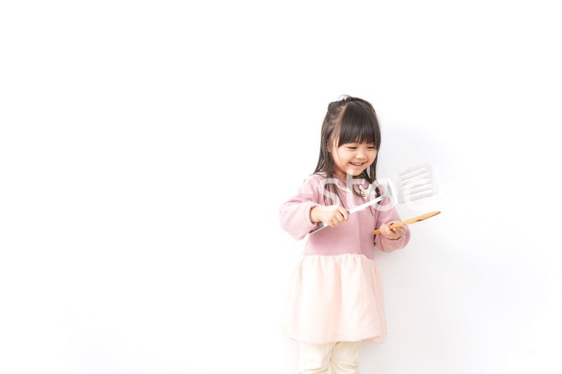 料理をする子供