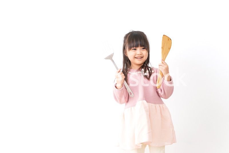 料理をする子供