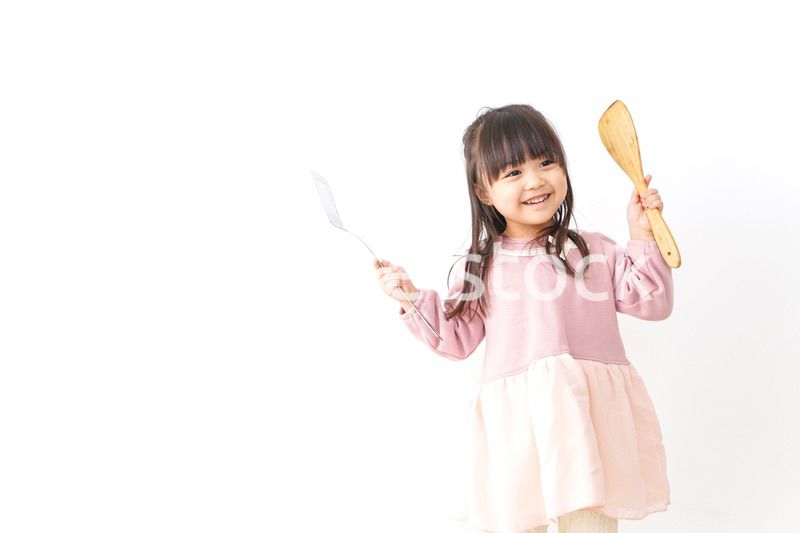 料理をする子供