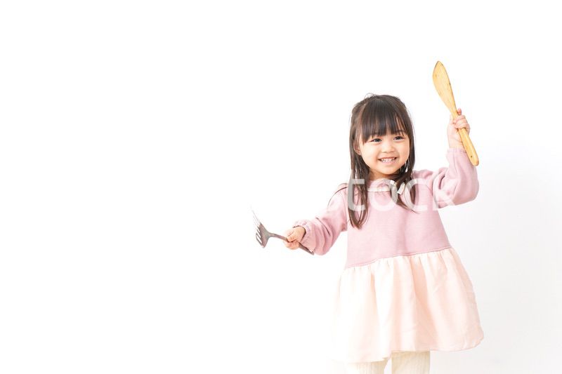 料理をする子供