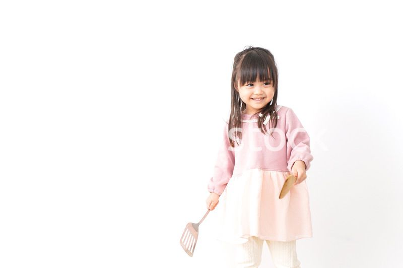 料理をする子供