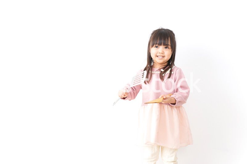 料理をする子供