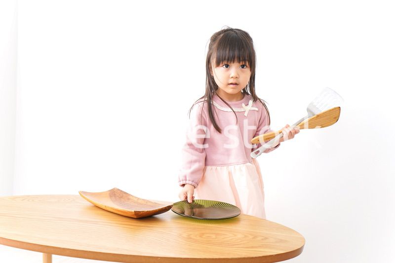 料理をする子供