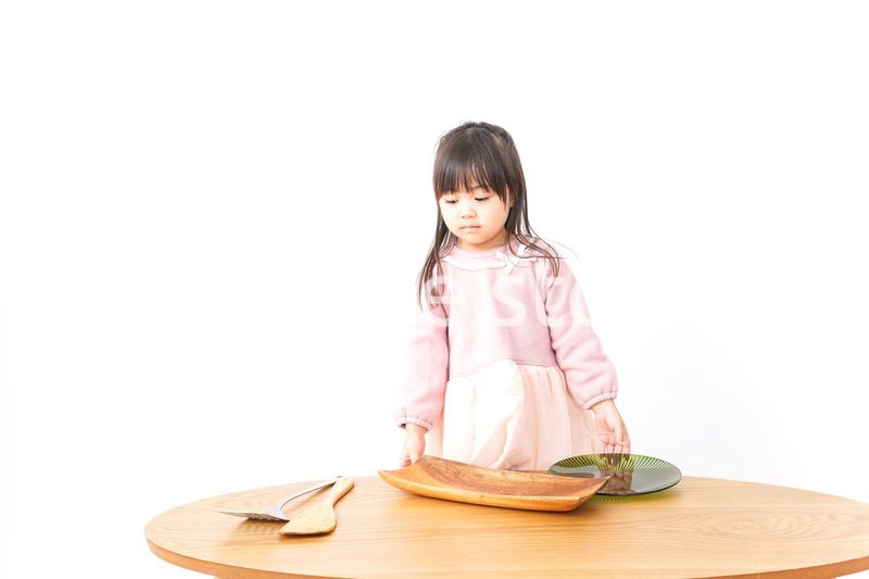 料理をする子供