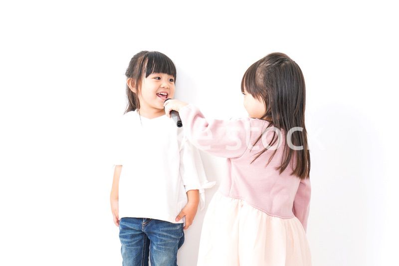 歌を歌う女の子たち