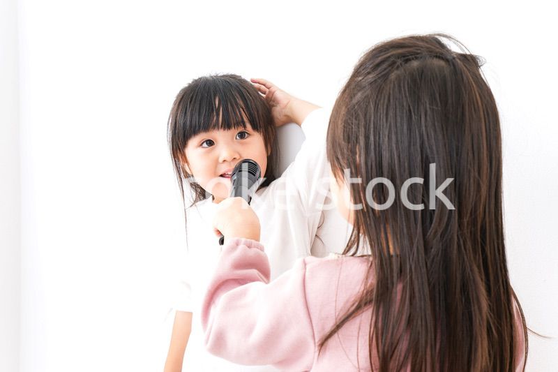 歌を歌う女の子たち