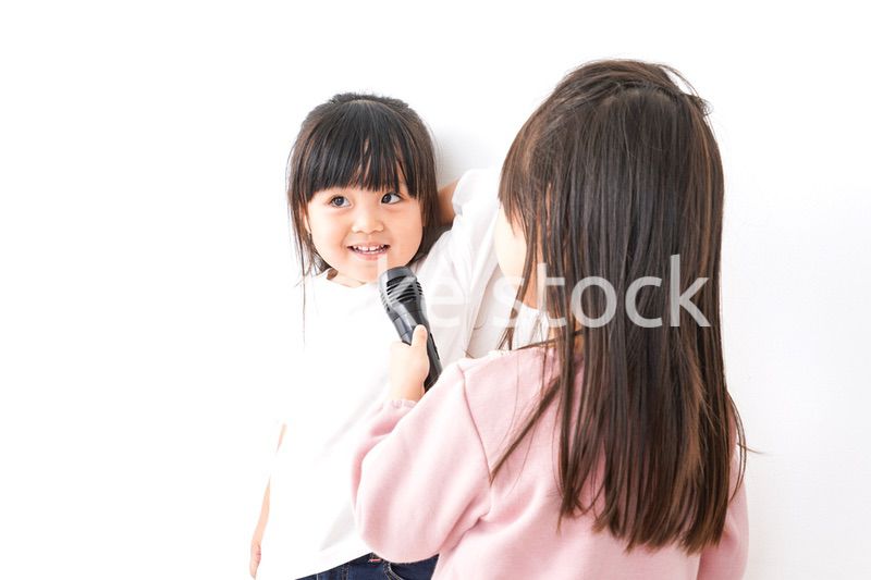 歌を歌う女の子たち