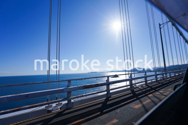 夕日に輝く大鳴門橋