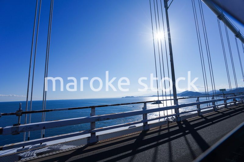 夕日に輝く大鳴門橋