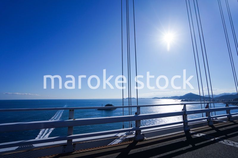 夕日に輝く大鳴門橋