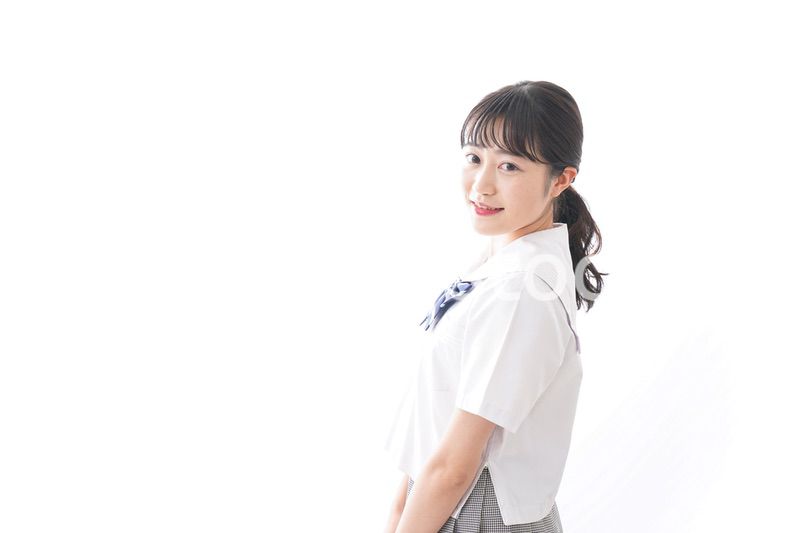 笑顔の若い学生