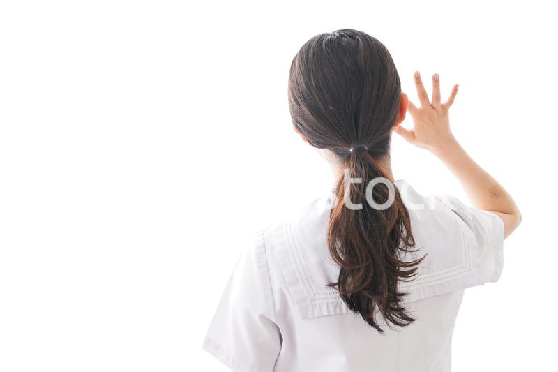 笑顔の若い学生