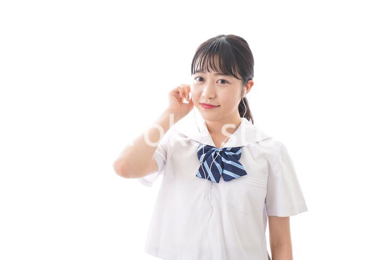 リスニング・音楽を聞く学生