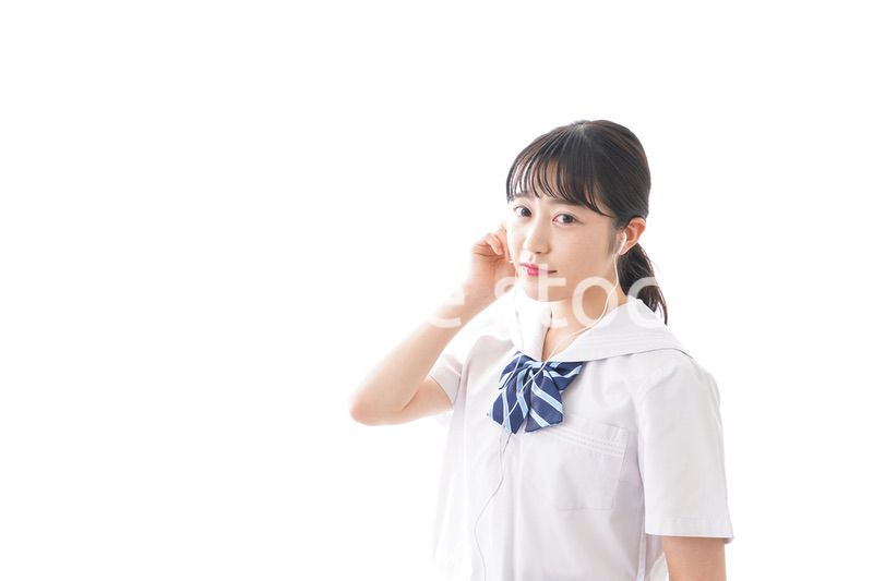 リスニング・音楽を聞く学生