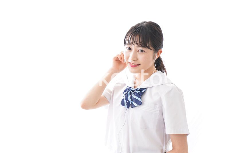 リスニング・音楽を聞く学生