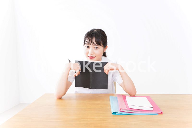 自習をする学生